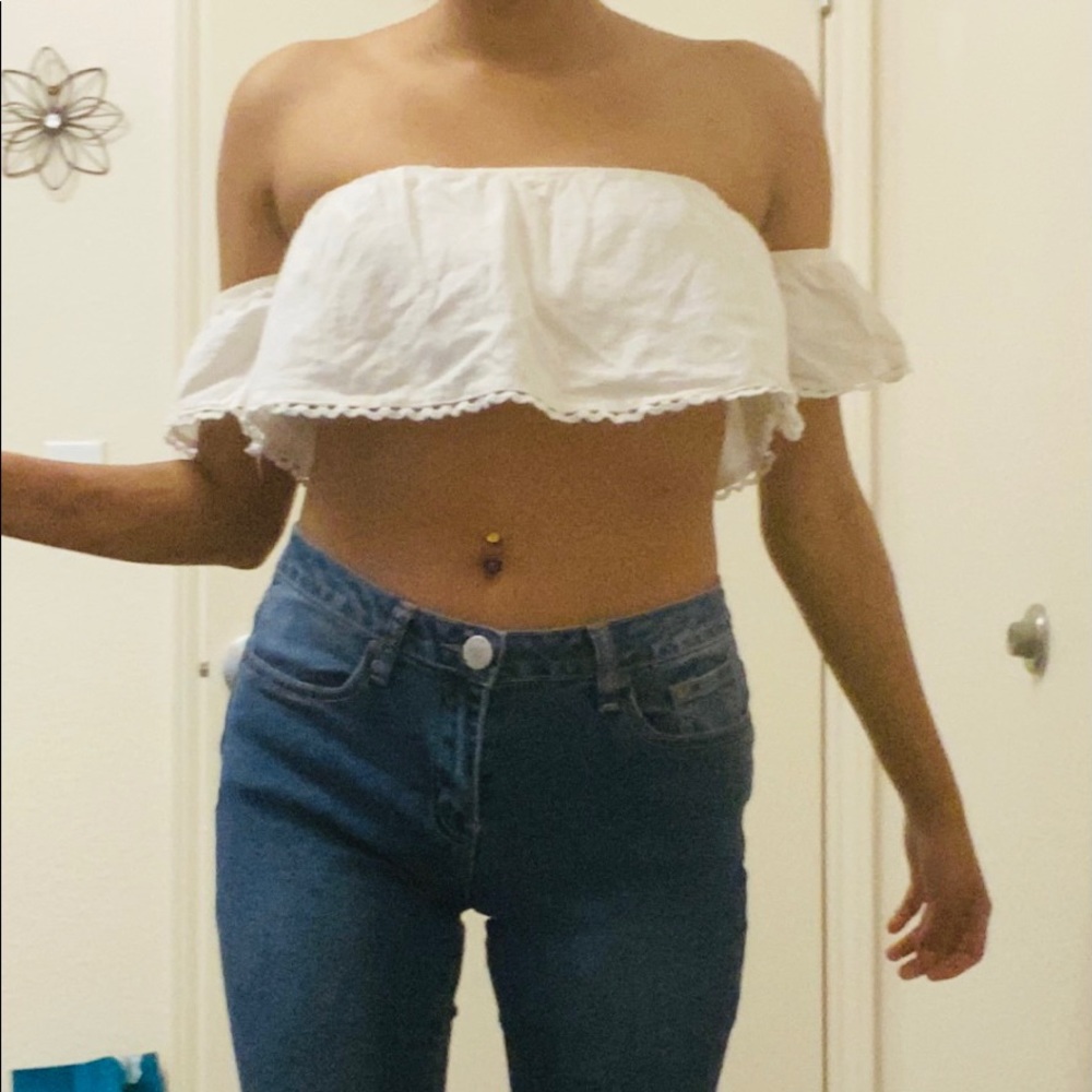 Forever 21 Ruffled Crop Top - Picture 4 of 4